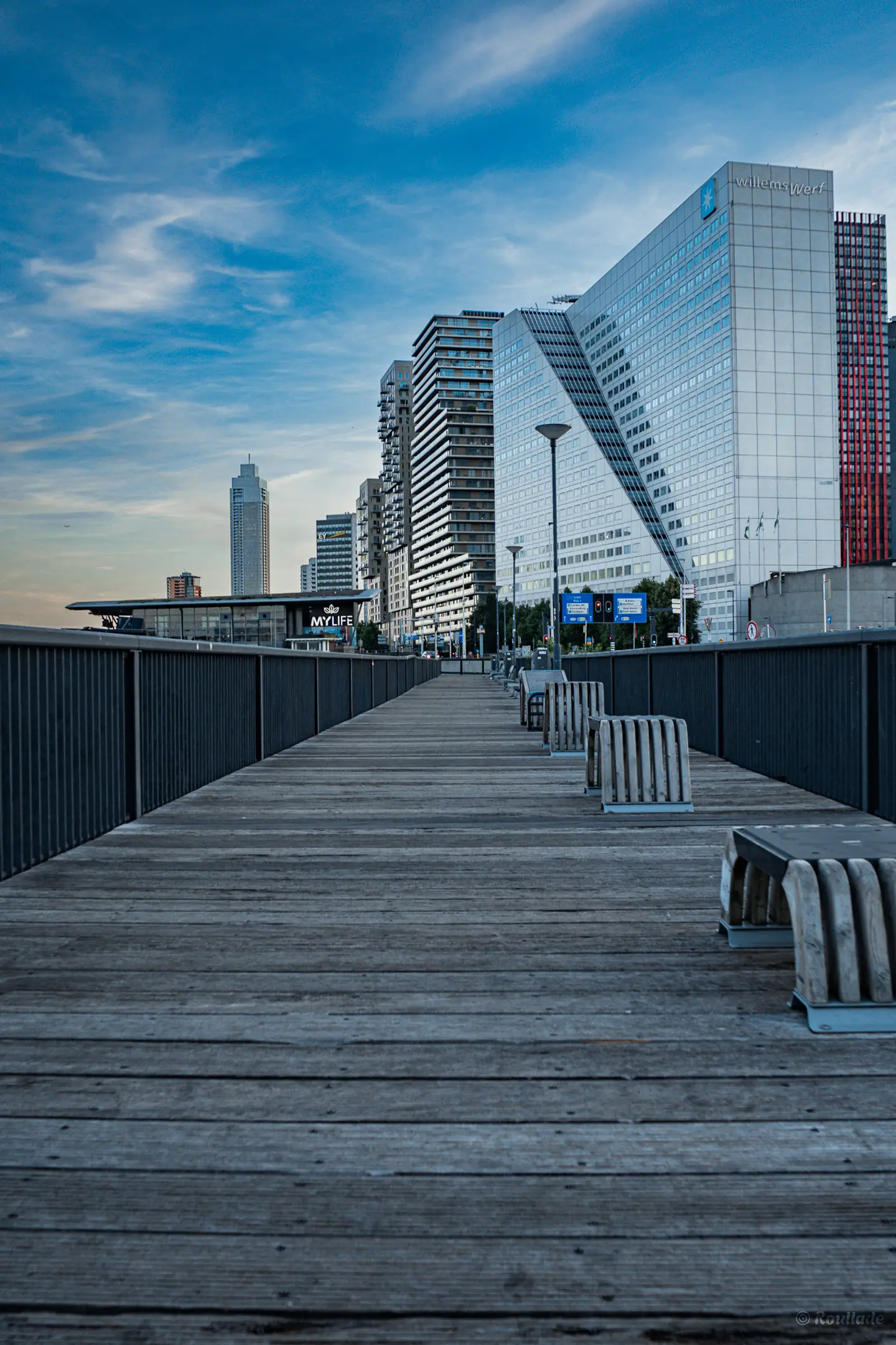 Media Houten steiger in Rotterdam