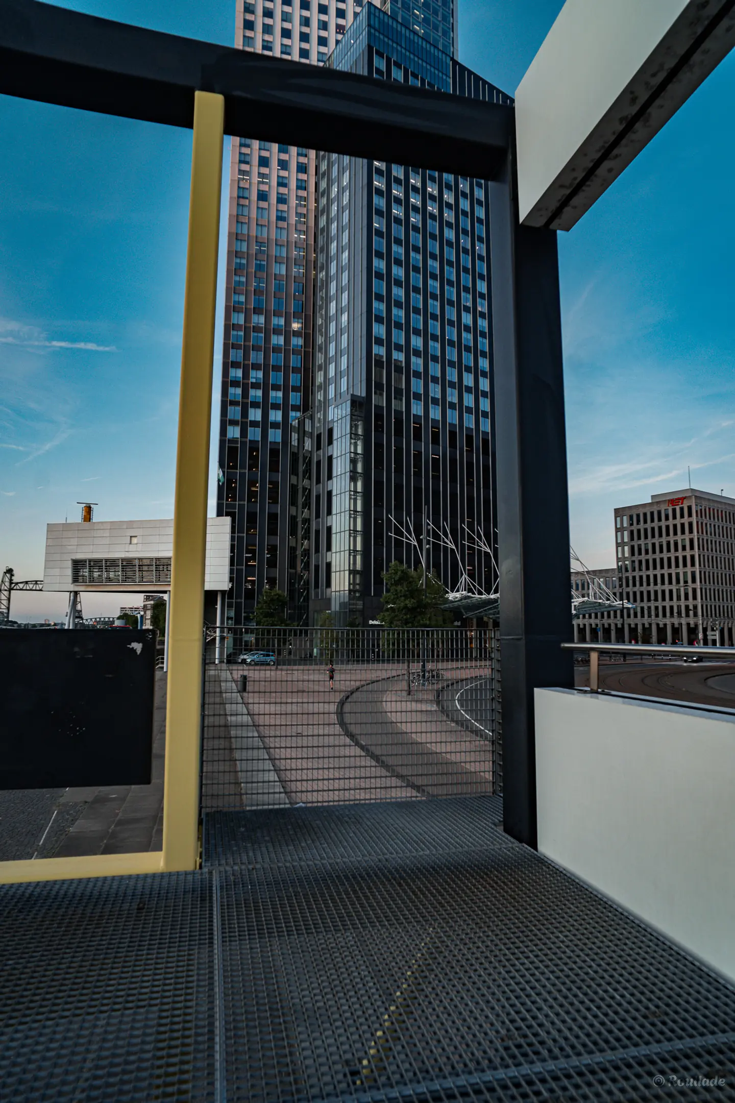 Media Witte overbruging in Rotterdam