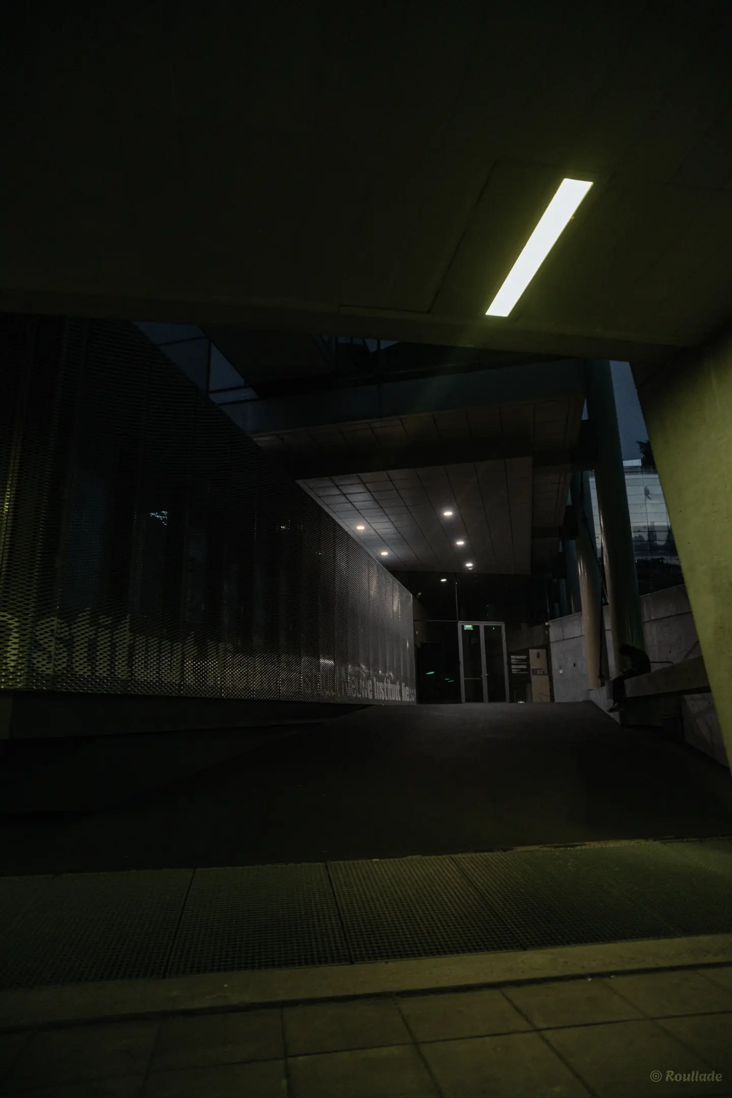 Media Gekleurde tunnel in Rotterdam